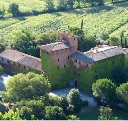 Castello Di San Fabiano Guest House 몬테로니다르비아 외부 사진